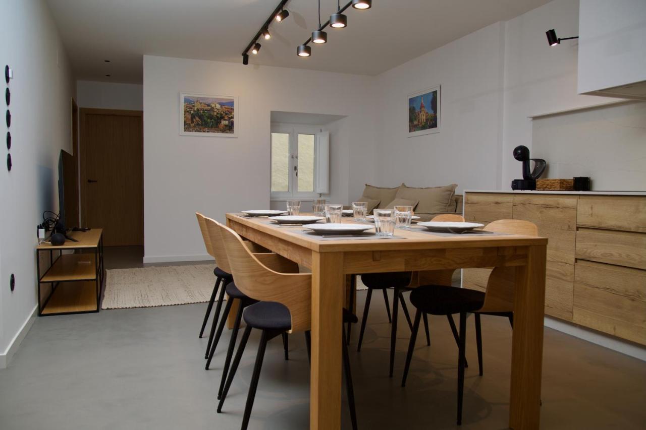 Suite 101 - 2 Bedroom Suite At Amando Perez Suites Ribadeo Bagian luar foto