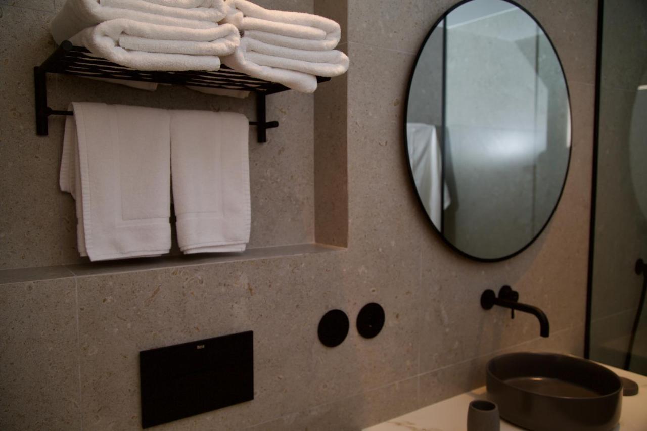 Suite 101 - 2 Bedroom Suite At Amando Perez Suites Ribadeo Bagian luar foto